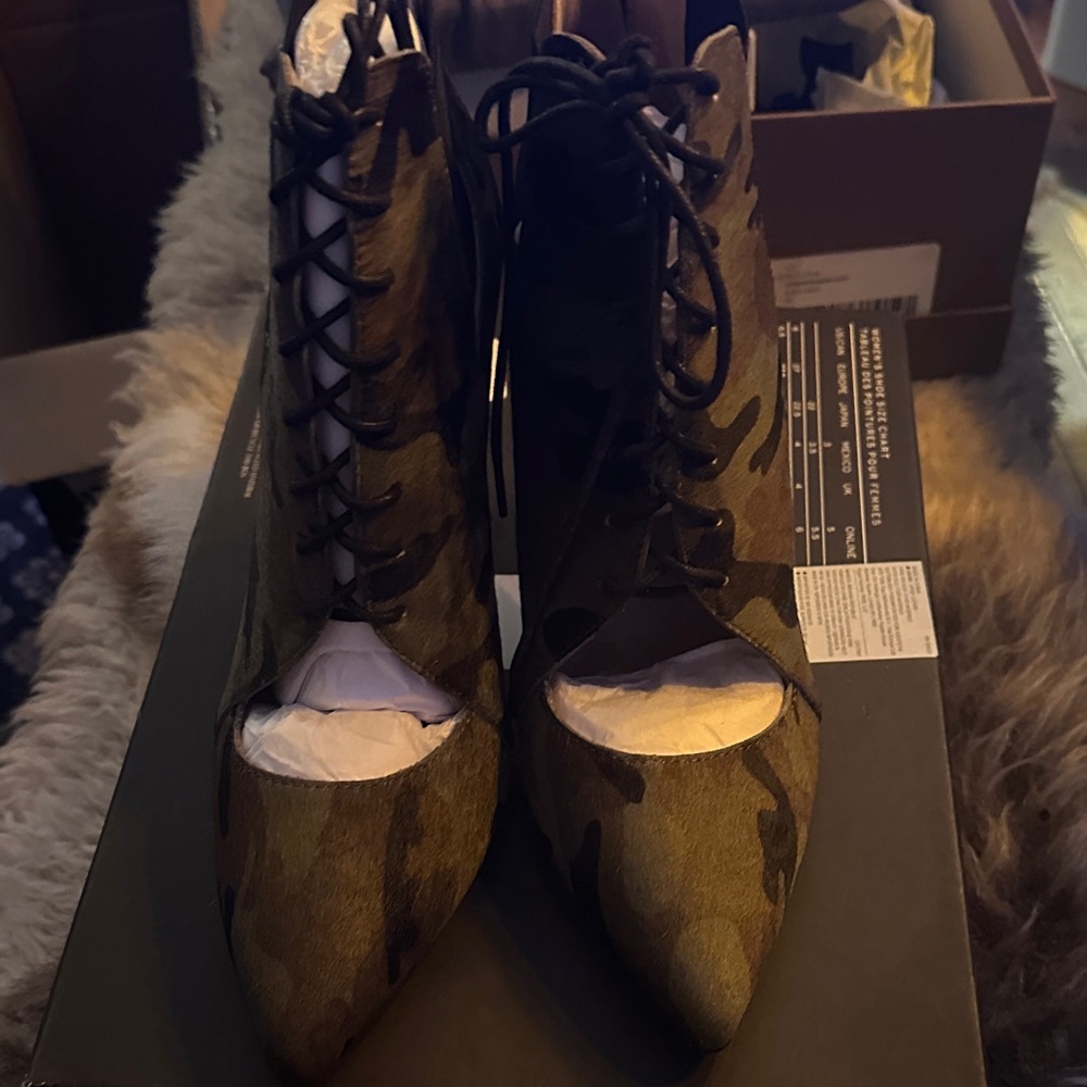 Camouflage Lace-Up Women's Shoes